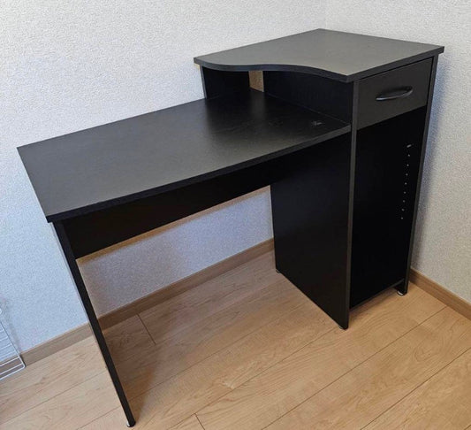 引き出し付きデスク
